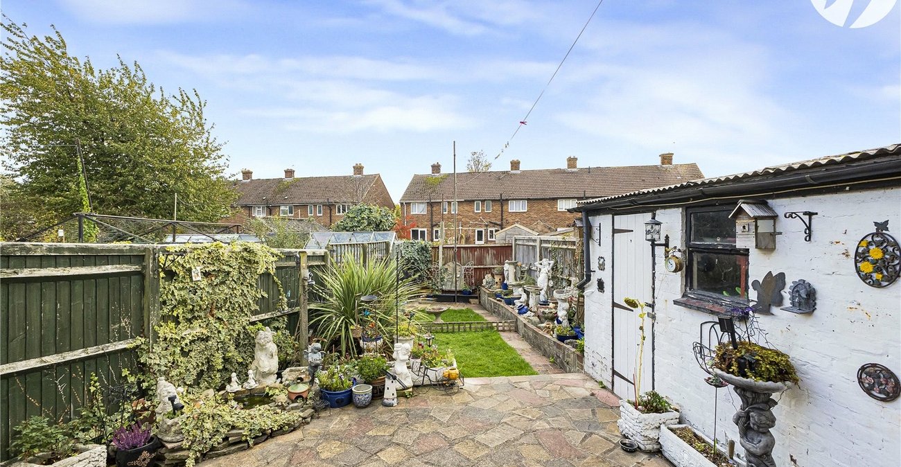 3 bedroom house for sale in Hextable | Robinson Jackson