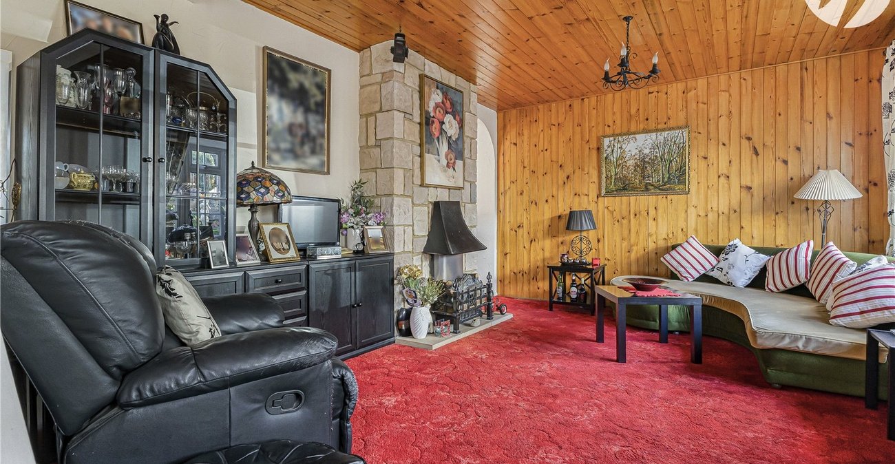 3 bedroom house for sale in Hextable | Robinson Jackson