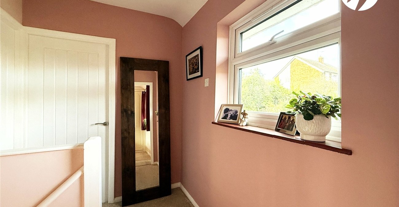 2 bedroom house for sale in Hextable | Robinson Jackson