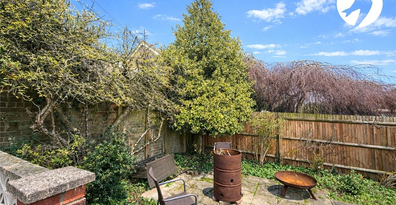 2 bedroom house for sale in Hextable | Robinson Jackson