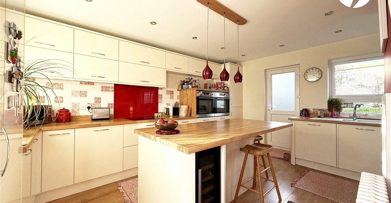 2 bedroom house for sale in Hextable | Robinson Jackson