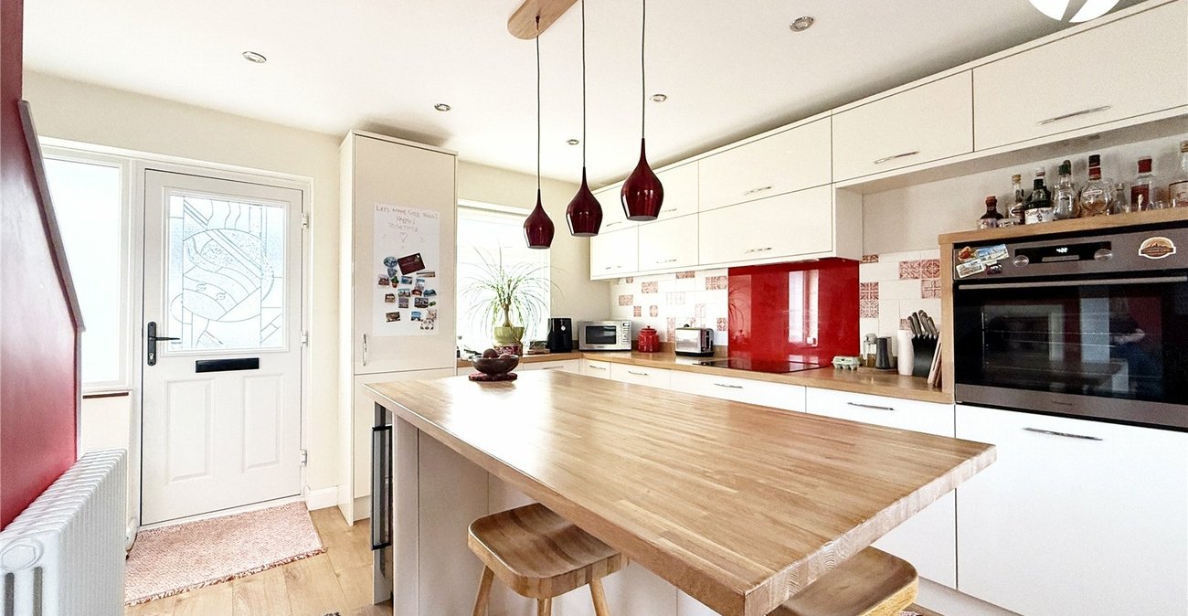 2 bedroom house for sale in Hextable | Robinson Jackson