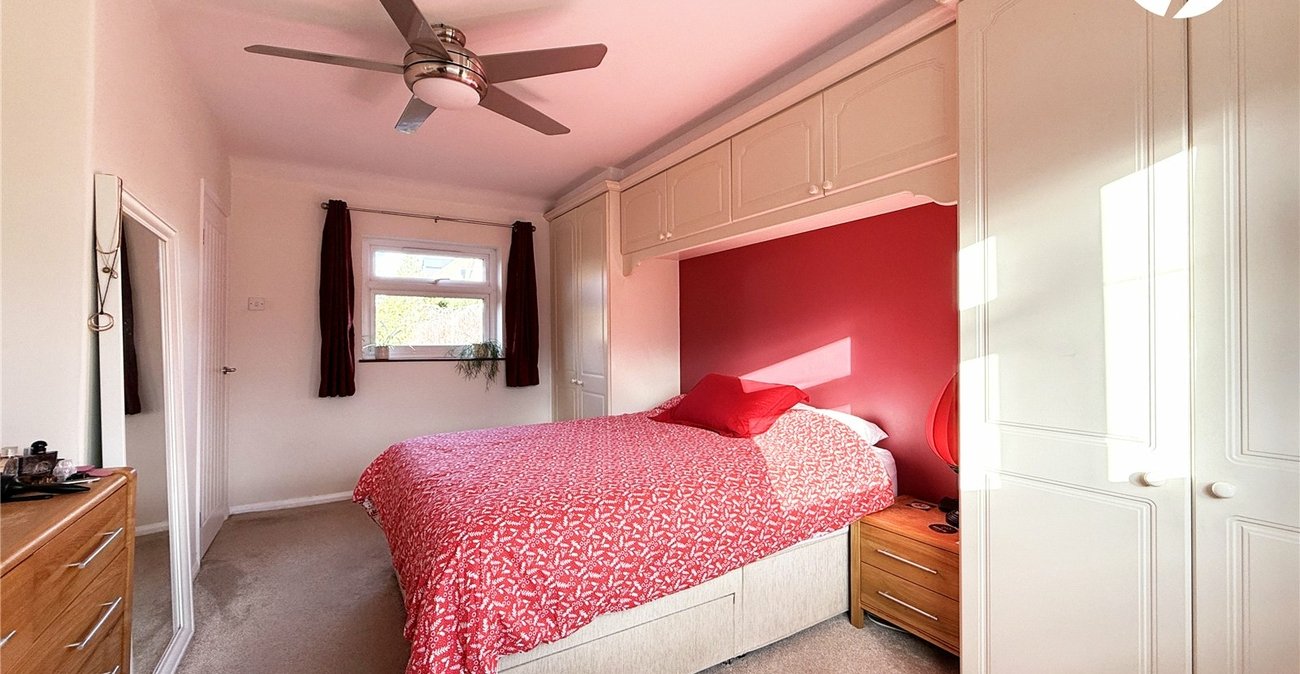 2 bedroom house for sale in Hextable | Robinson Jackson