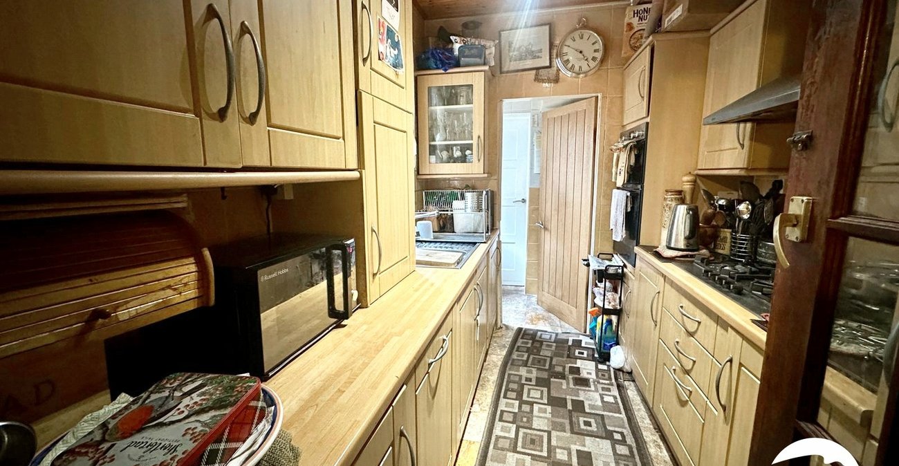 4 bedroom house for sale in London | Robinson Jackson