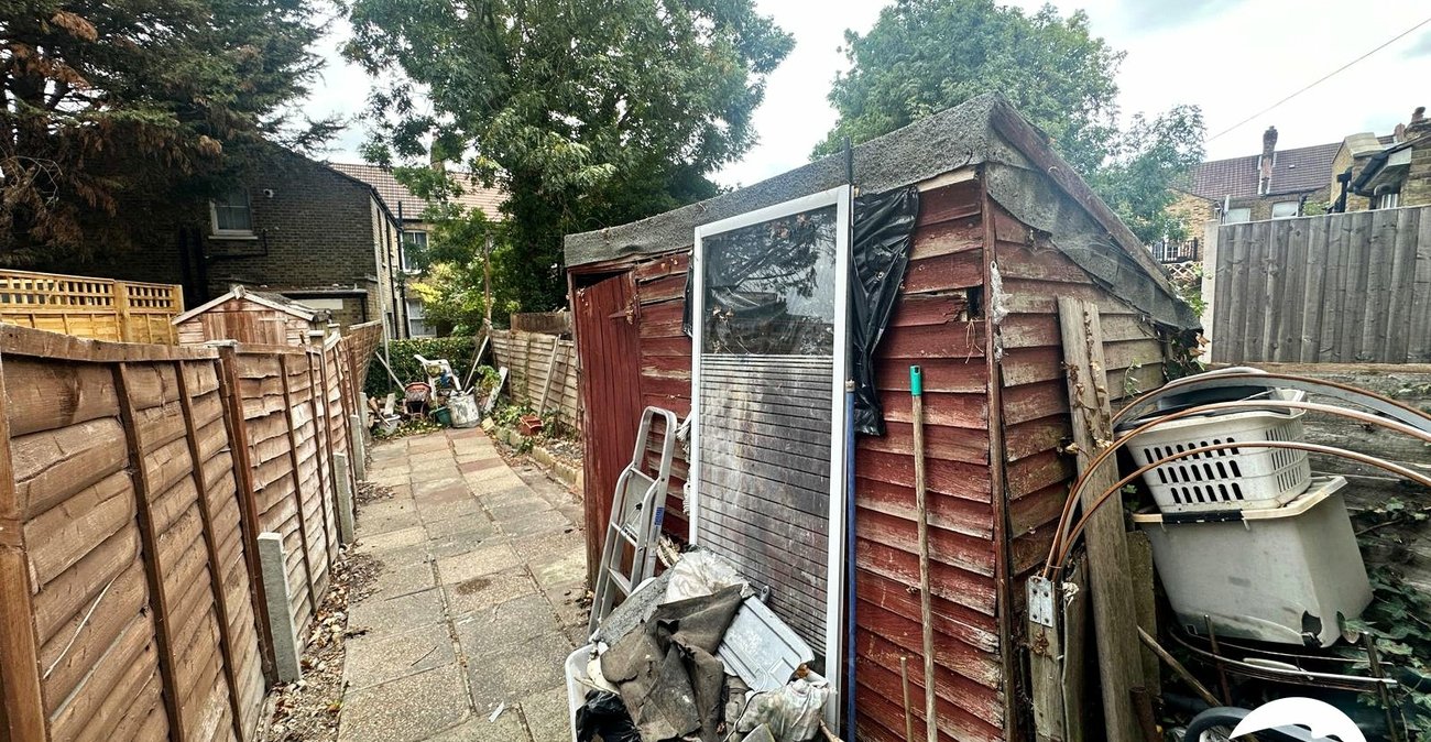 4 bedroom house for sale in London | Robinson Jackson