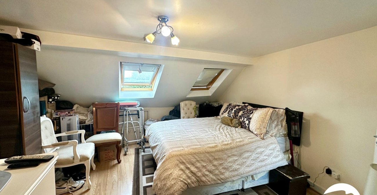 4 bedroom house for sale in London | Robinson Jackson