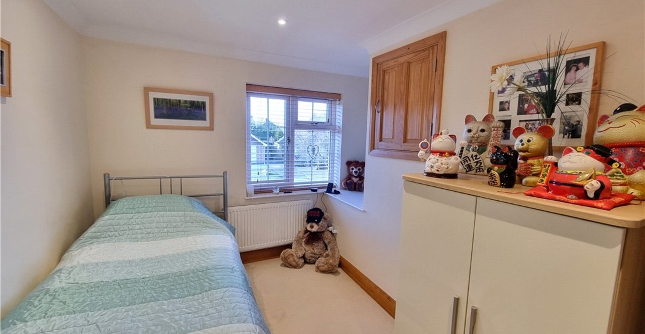 3 bedroom house for sale in Farnborough | Robinson Jackson