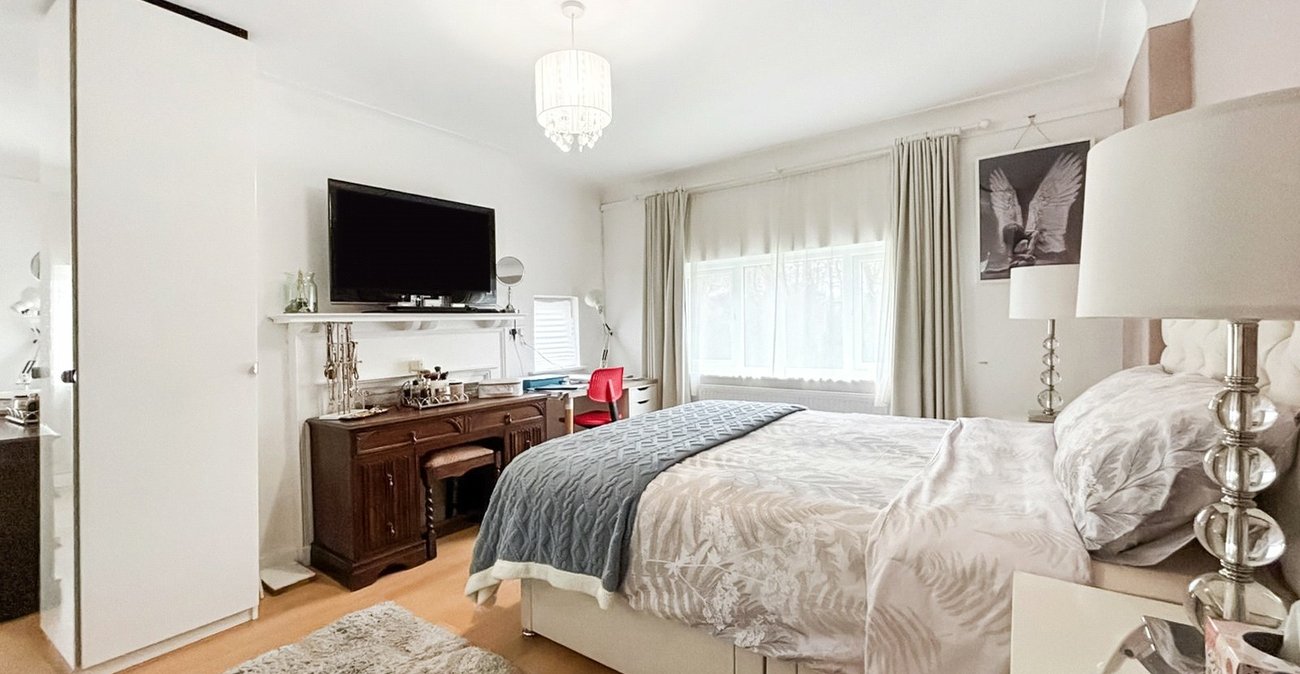 3 bedroom bungalow for sale in Bexley | Robinson Jackson