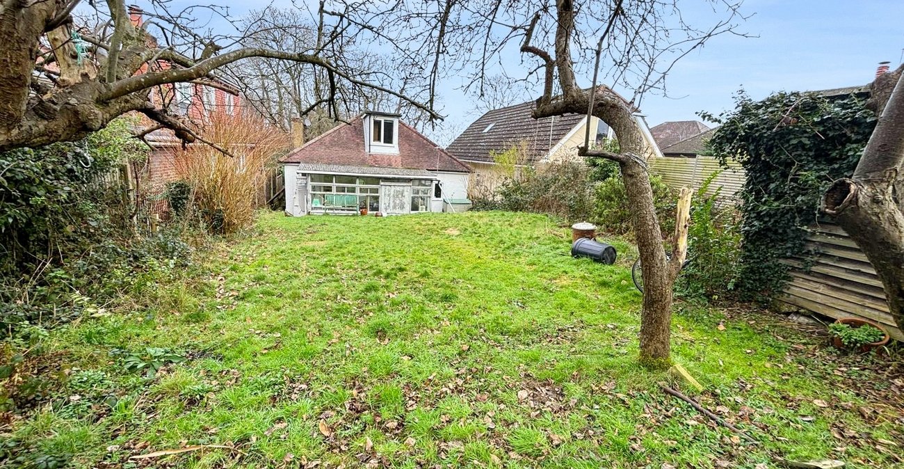 3 bedroom bungalow for sale in Bexley | Robinson Jackson