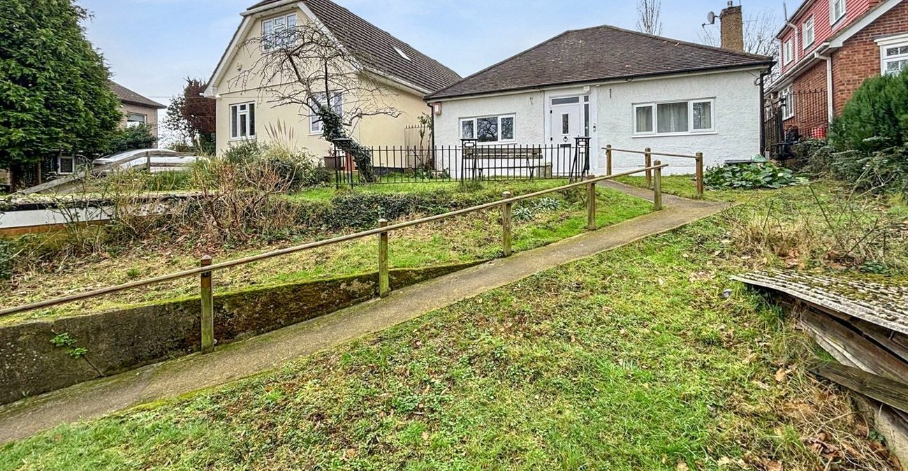3 bedroom bungalow for sale in Bexley | Robinson Jackson
