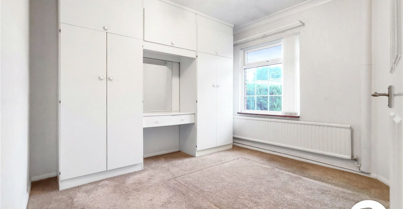 3 bedroom bungalow for sale in Dartford | Robinson Jackson