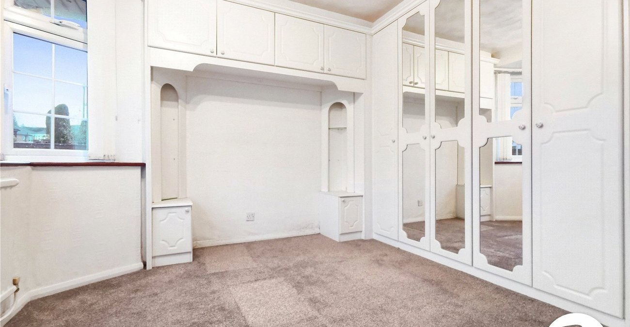 3 bedroom bungalow for sale in Dartford | Robinson Jackson