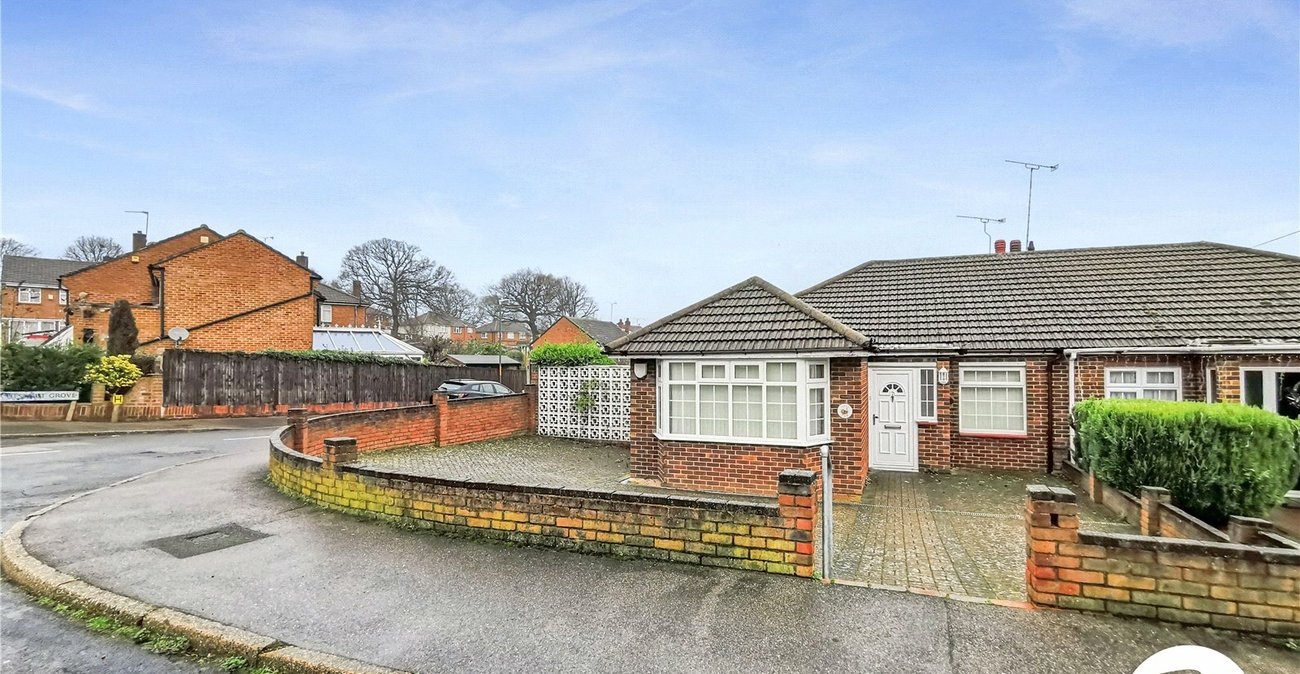 3 bedroom bungalow for sale in Dartford | Robinson Jackson