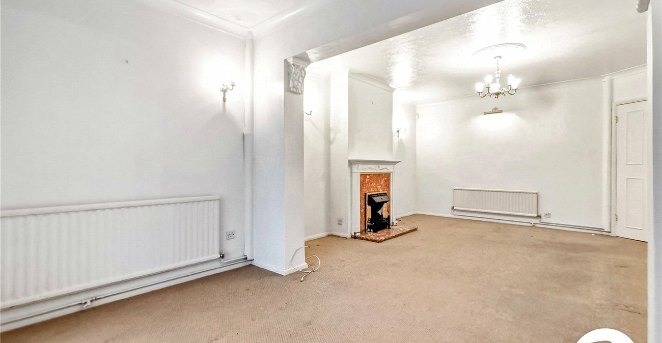 3 bedroom bungalow for sale in Dartford | Robinson Jackson