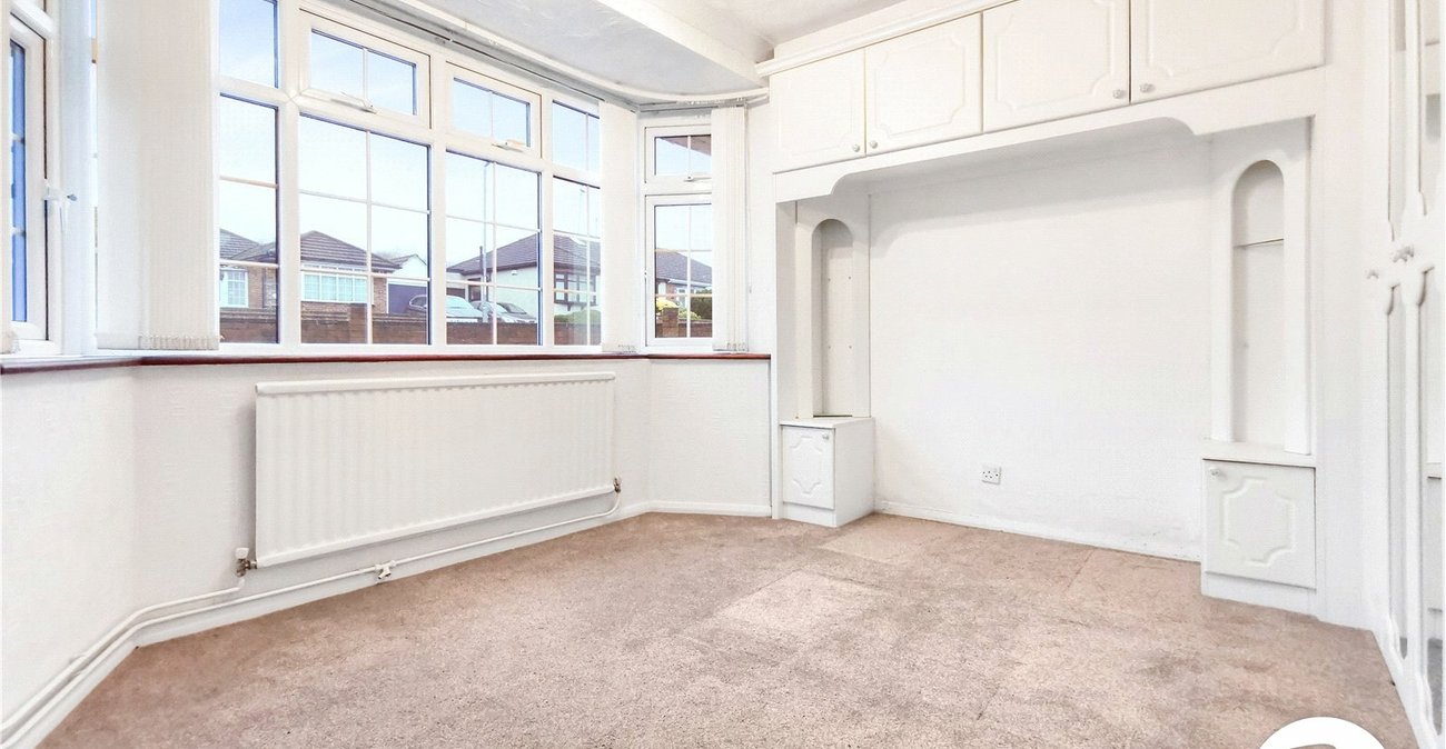 3 bedroom bungalow for sale in Dartford | Robinson Jackson