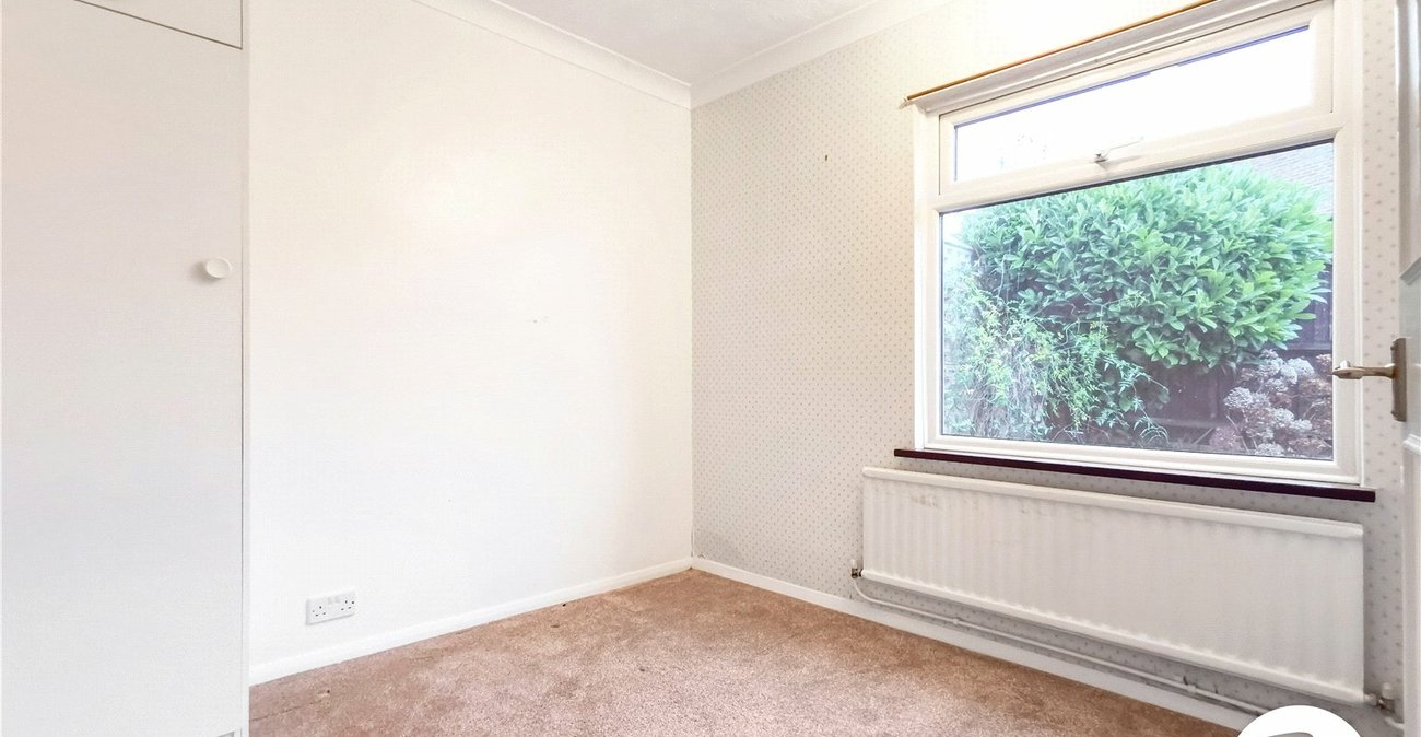 3 bedroom bungalow for sale in Dartford | Robinson Jackson