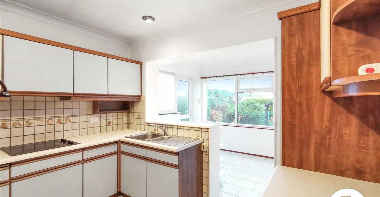 3 bedroom bungalow for sale in Dartford | Robinson Jackson
