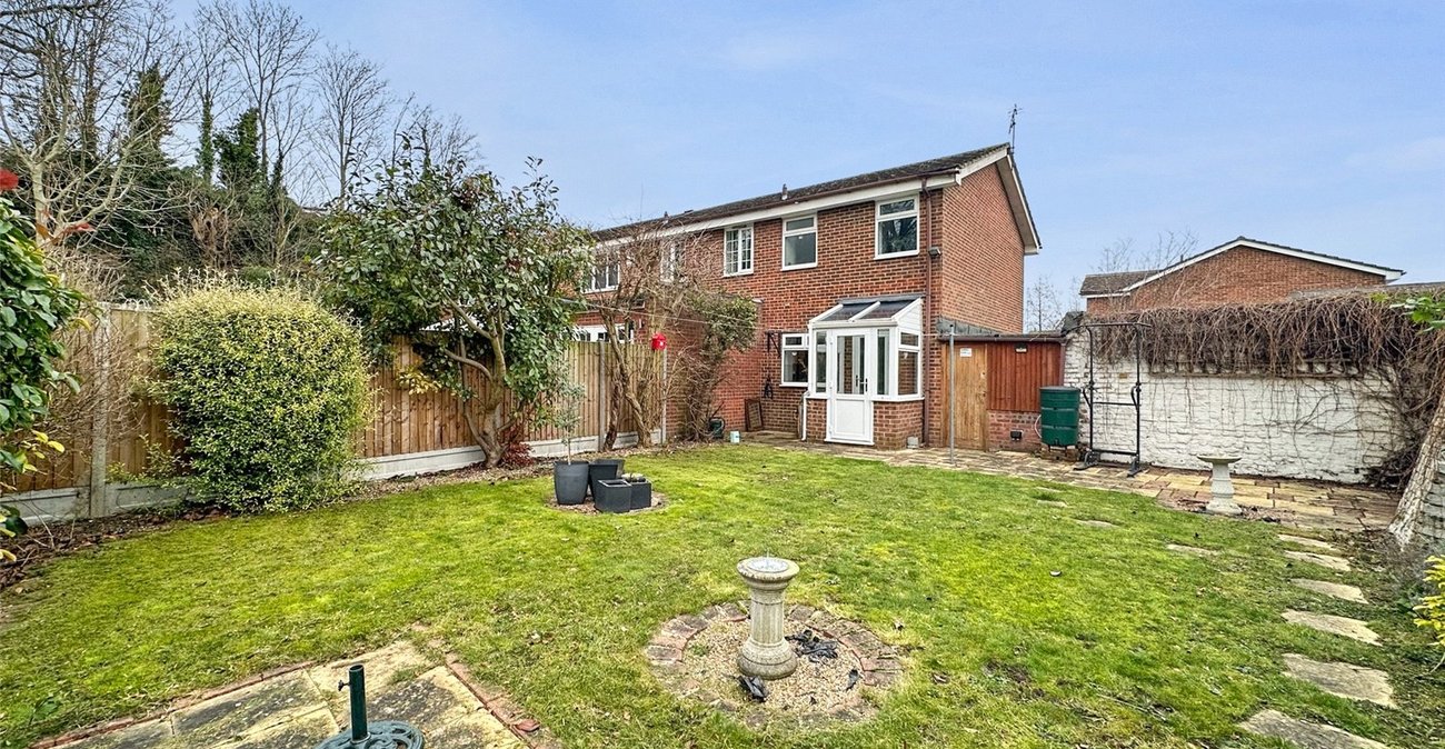 2 bedroom house for sale in Greenhithe | Robinson Jackson