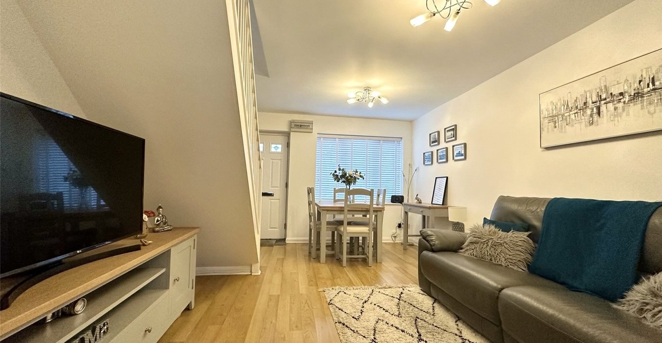 2 bedroom house for sale in Greenhithe | Robinson Jackson