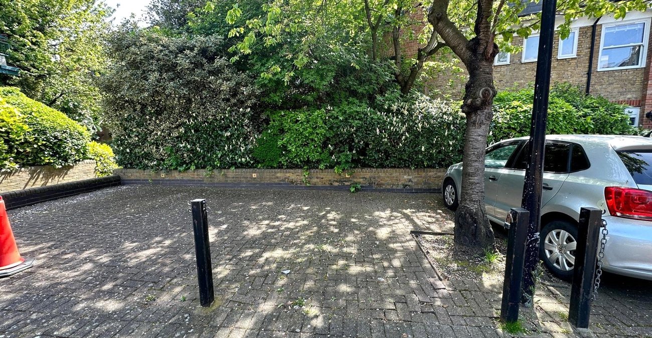 3 bedroom property for sale in Rotherhithe | Robinson Jackson