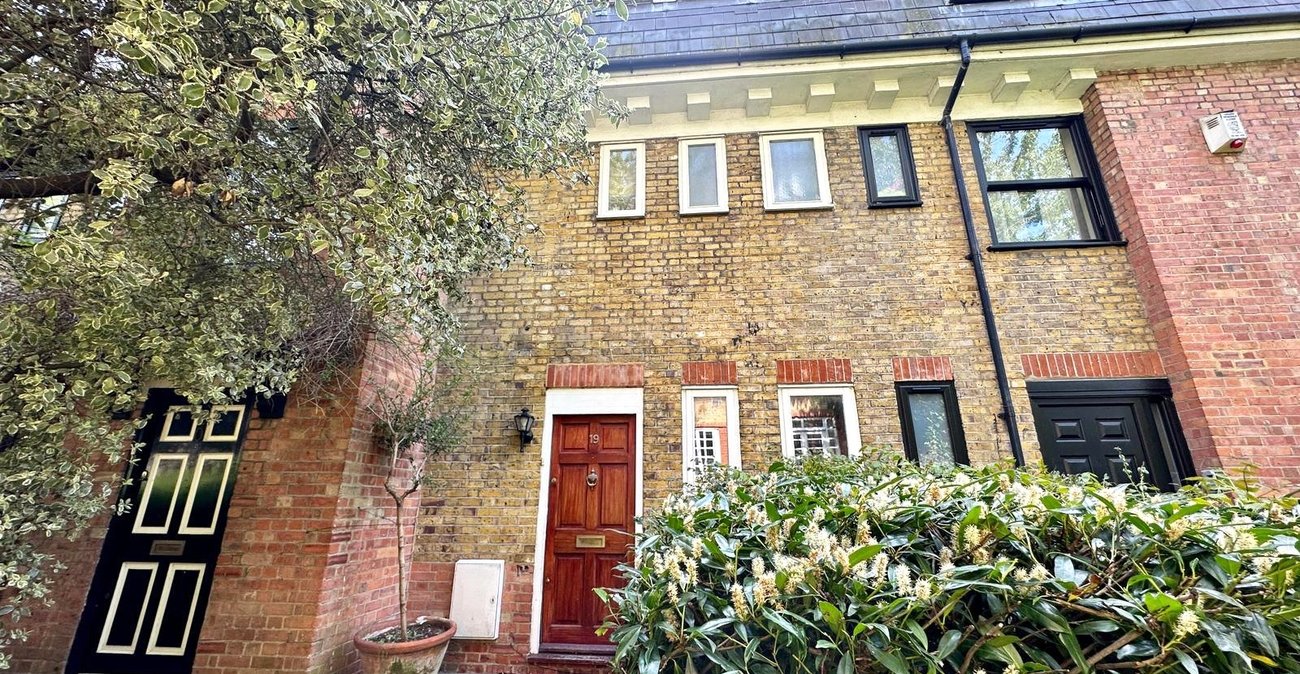 3 bedroom property for sale in Rotherhithe | Robinson Jackson