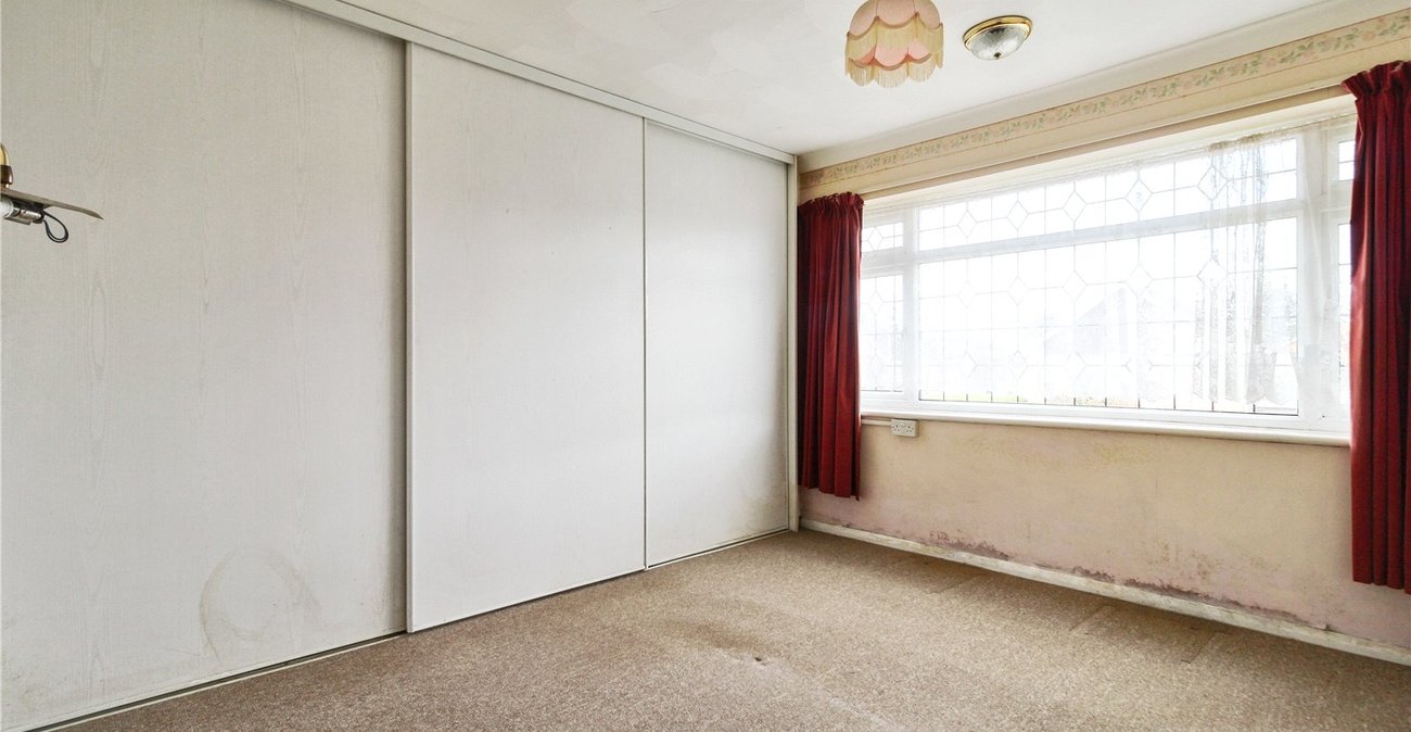 2 bedroom bungalow for sale in Rainham | Robinson Michael & Jackson
