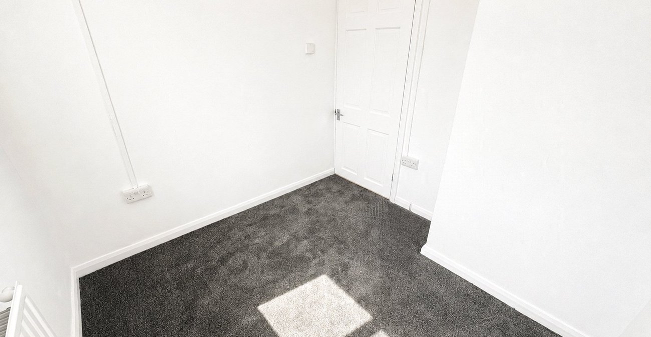 3 bedroom house for sale in London | Robinson Jackson