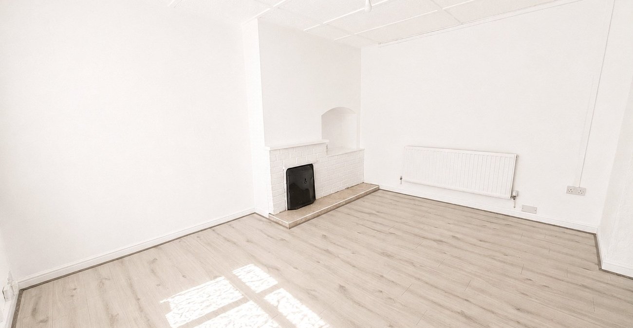 3 bedroom house for sale in London | Robinson Jackson