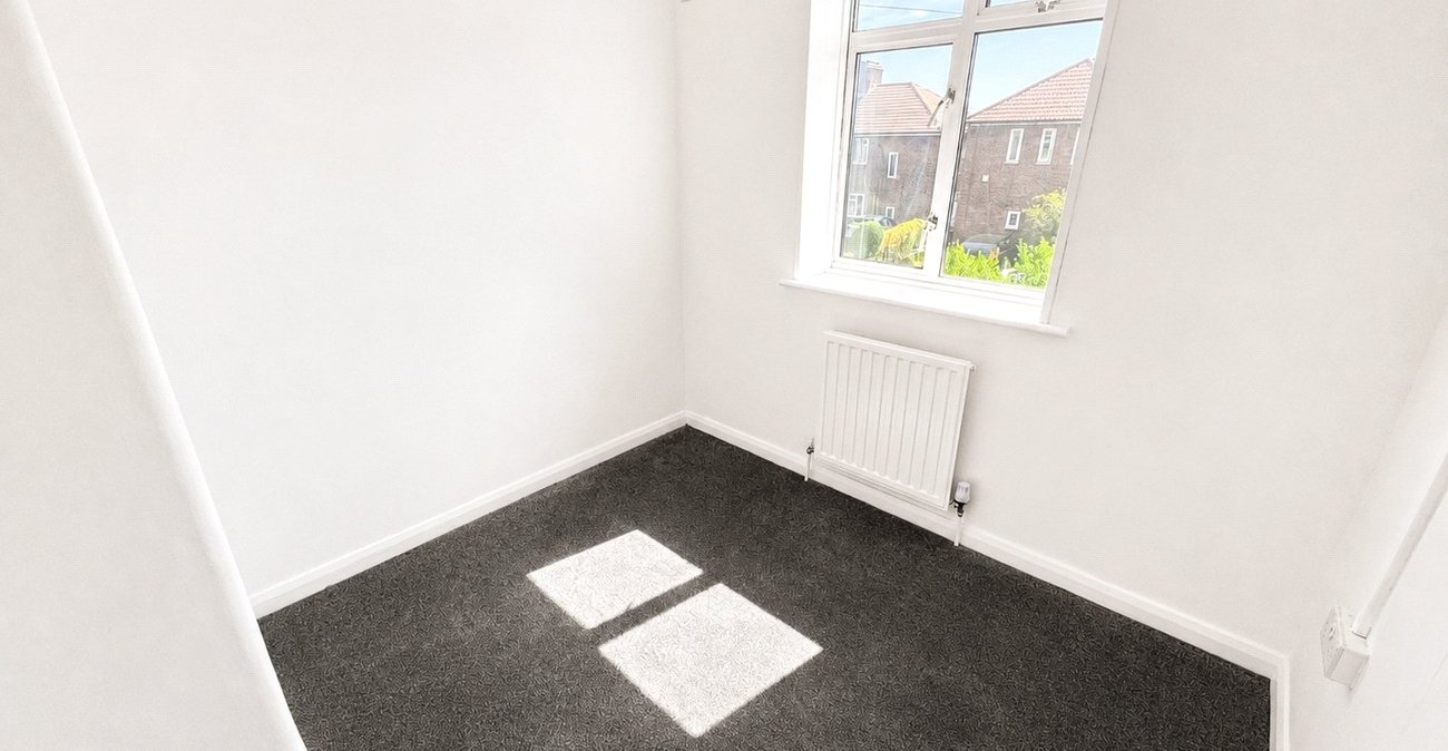 3 bedroom house for sale in London | Robinson Jackson