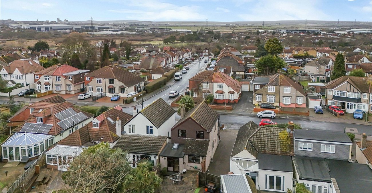 3 bedroom house for sale in West Dartford | Robinson Jackson