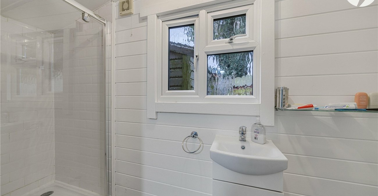 3 bedroom house for sale in West Dartford | Robinson Jackson