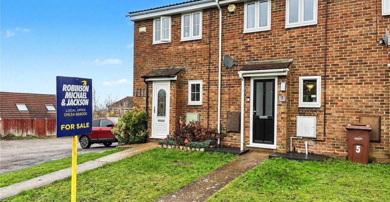 2 bedroom house for sale in Princes Park | Robinson Michael & Jackson