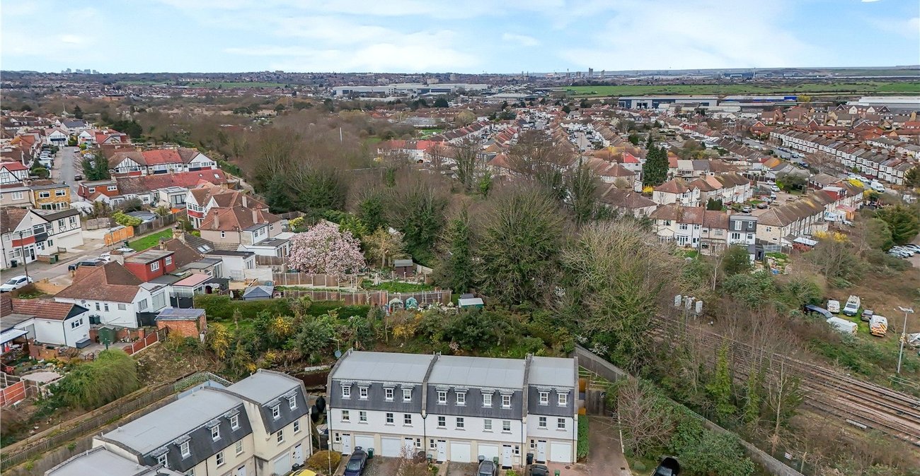 4 bedroom house for sale in Dartford | Robinson Jackson