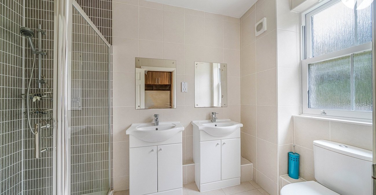 4 bedroom house for sale in Dartford | Robinson Jackson