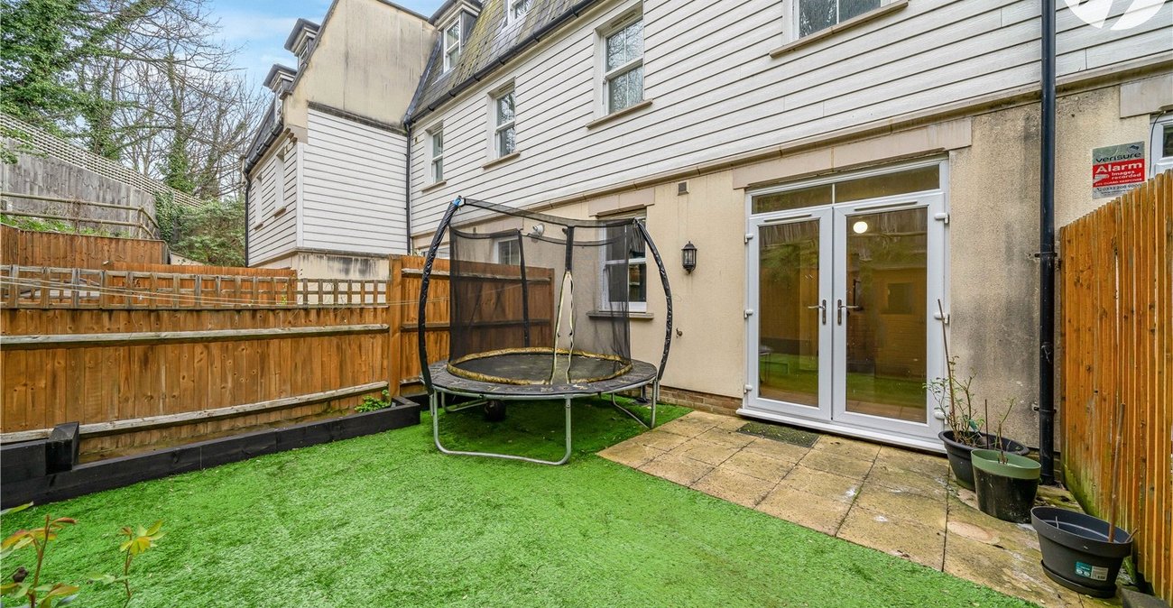 4 bedroom house for sale in Dartford | Robinson Jackson