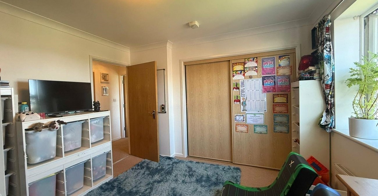 2 bedroom property for sale in South Lawns | Robinson Michael & Jackson