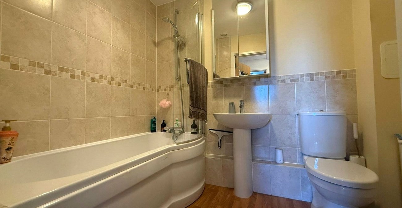 2 bedroom property for sale in South Lawns | Robinson Michael & Jackson