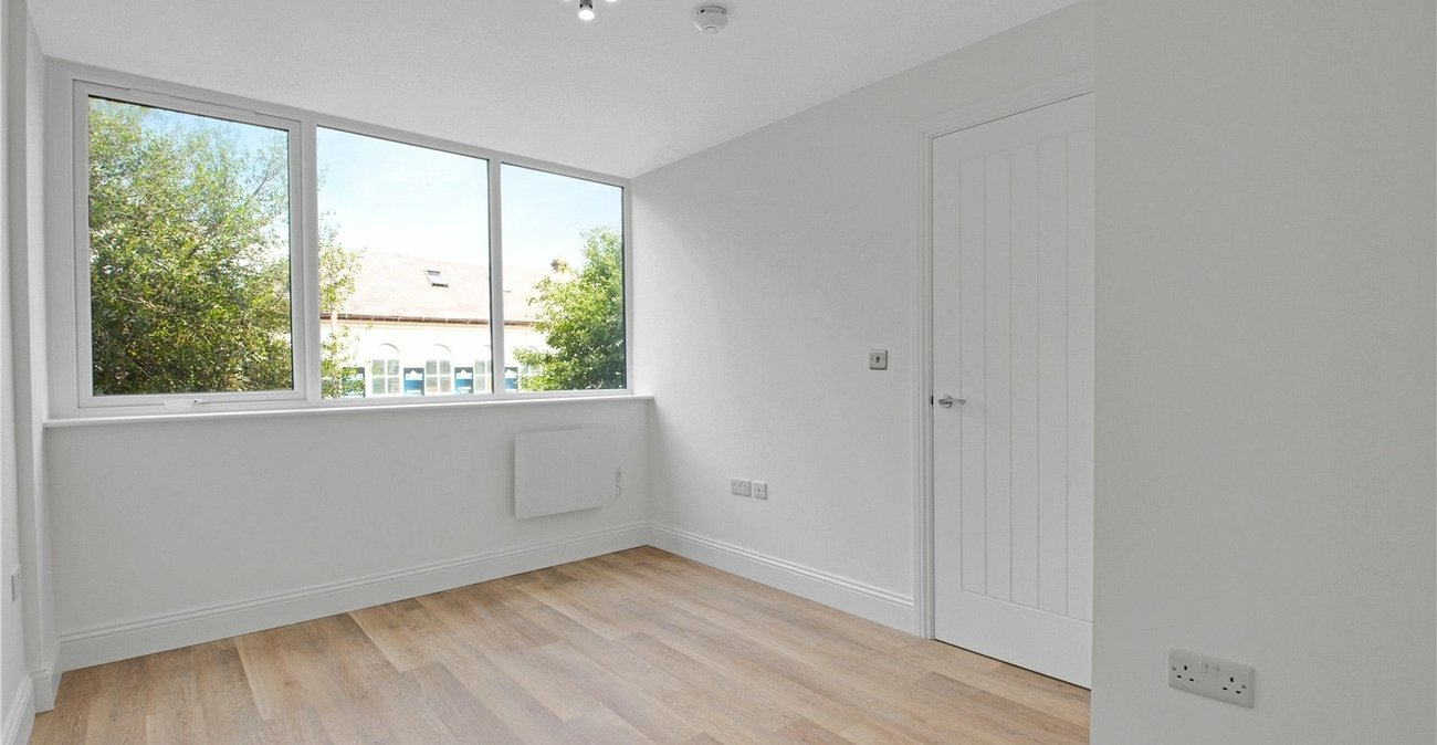 1 bedroom property for sale in New Road | Robinson Michael & Jackson