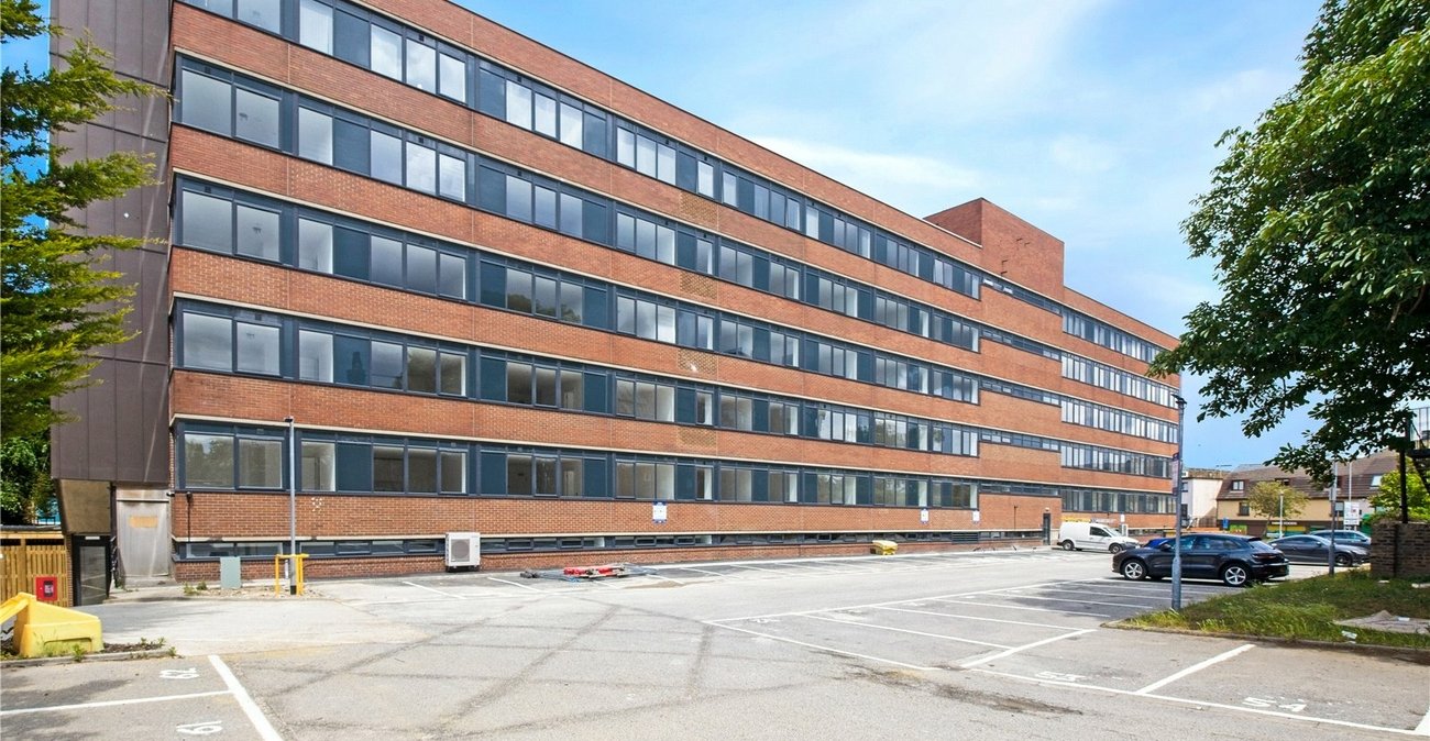 1 bedroom property for sale in New Road | Robinson Michael & Jackson