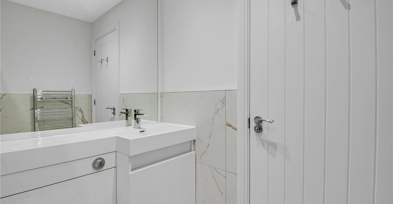 1 bedroom property for sale in New Road | Robinson Michael & Jackson