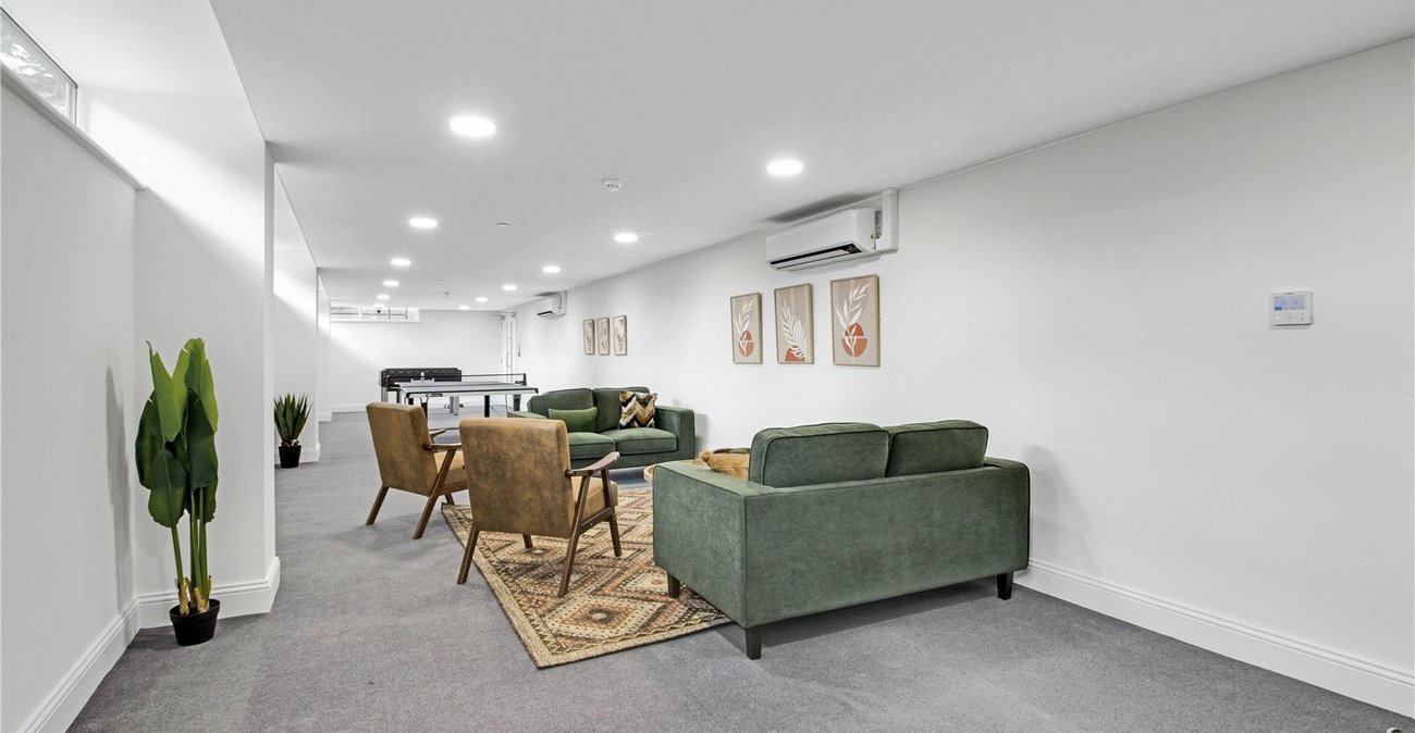 1 bedroom property for sale in New Road | Robinson Michael & Jackson