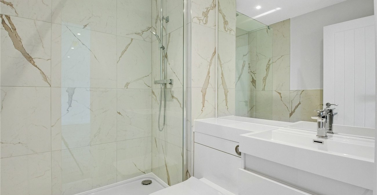 1 bedroom property for sale in New Road | Robinson Michael & Jackson