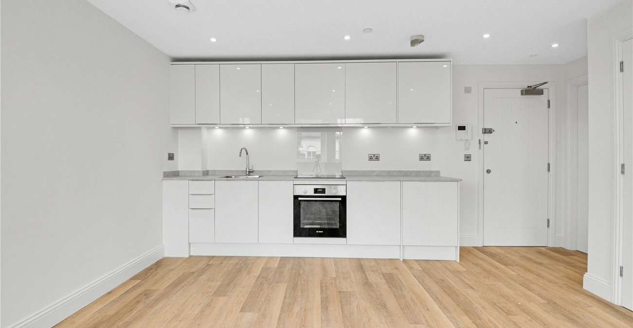 1 bedroom property for sale in New Road | Robinson Michael & Jackson