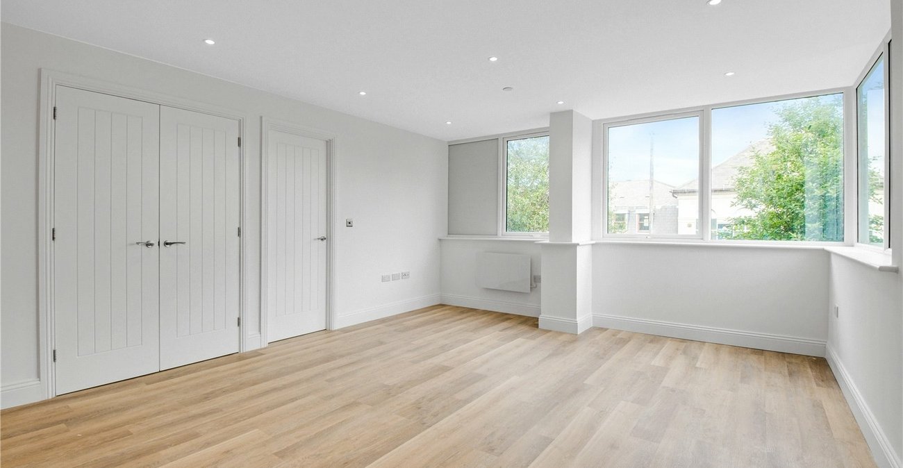 1 bedroom property for sale in New Road | Robinson Michael & Jackson