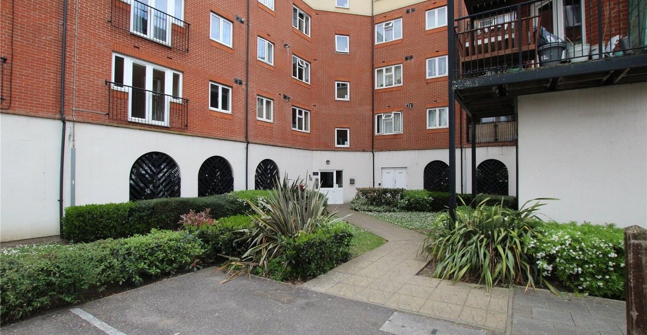 1 bedroom property for sale in Pettacre Close | Robinson Jackson