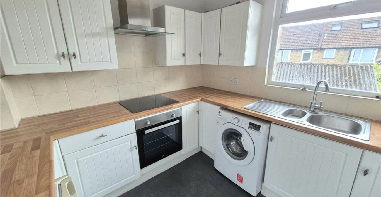 4 bedroom property for sale in High Street | Robinson Jackson