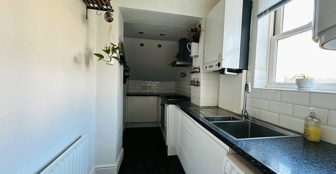 2 bedroom property for sale in 16 Rutland Park | Robinson Jackson