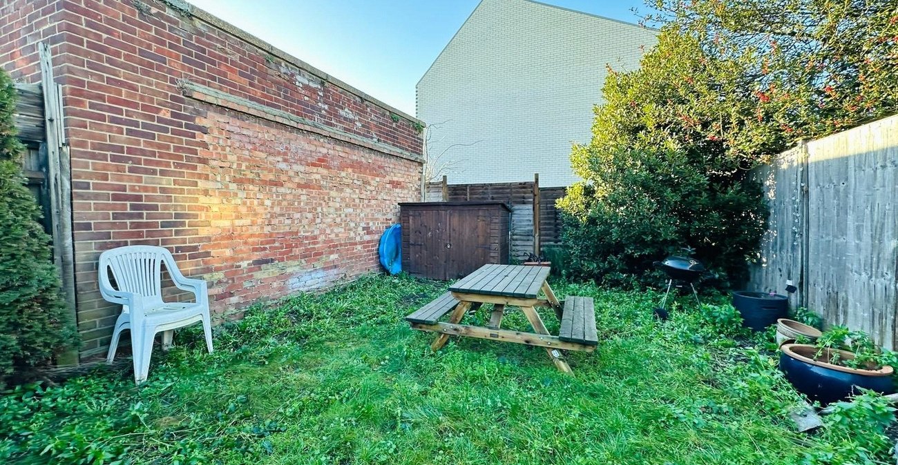 2 bedroom property for sale in 16 Rutland Park | Robinson Jackson