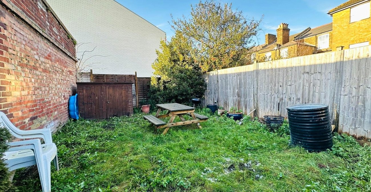 2 bedroom property for sale in 16 Rutland Park | Robinson Jackson