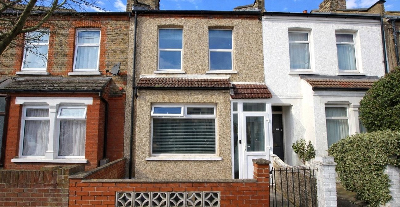 2 bedroom house for sale in Plumstead Common | Robinson Jackson